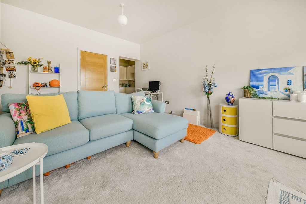 Property photo 2 of 16