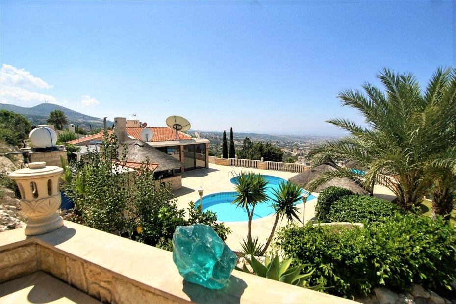 Property photo 1 of 37