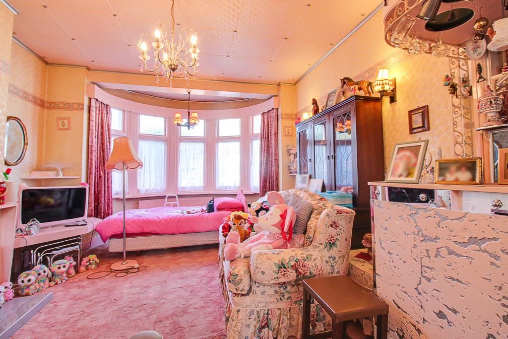 Property photo 3 of 17 Lounge/Diner