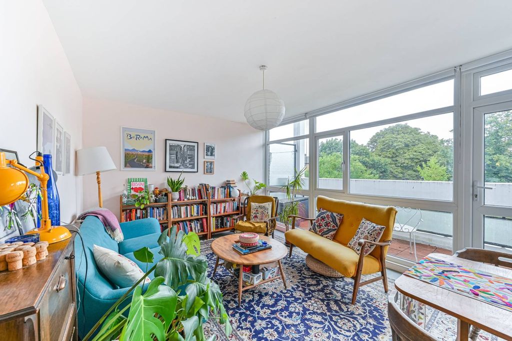 Property photo 3 of 10