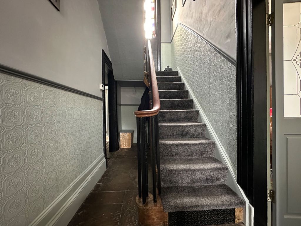 Property photo 2 of 36