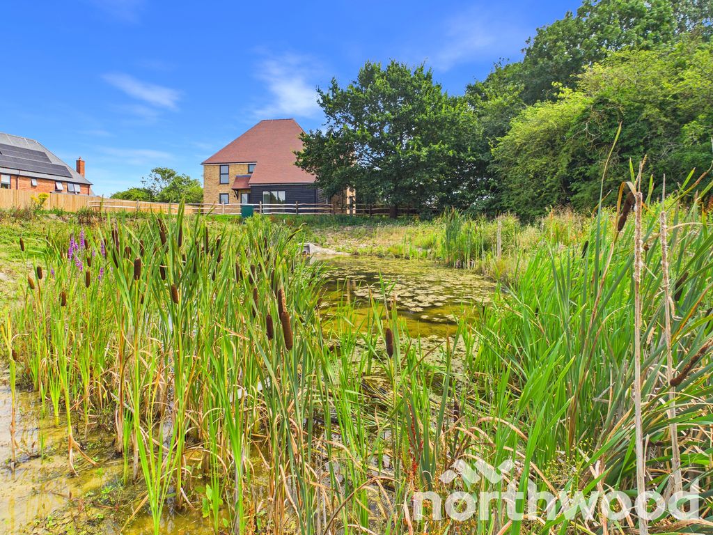 Property photo 1 of 32