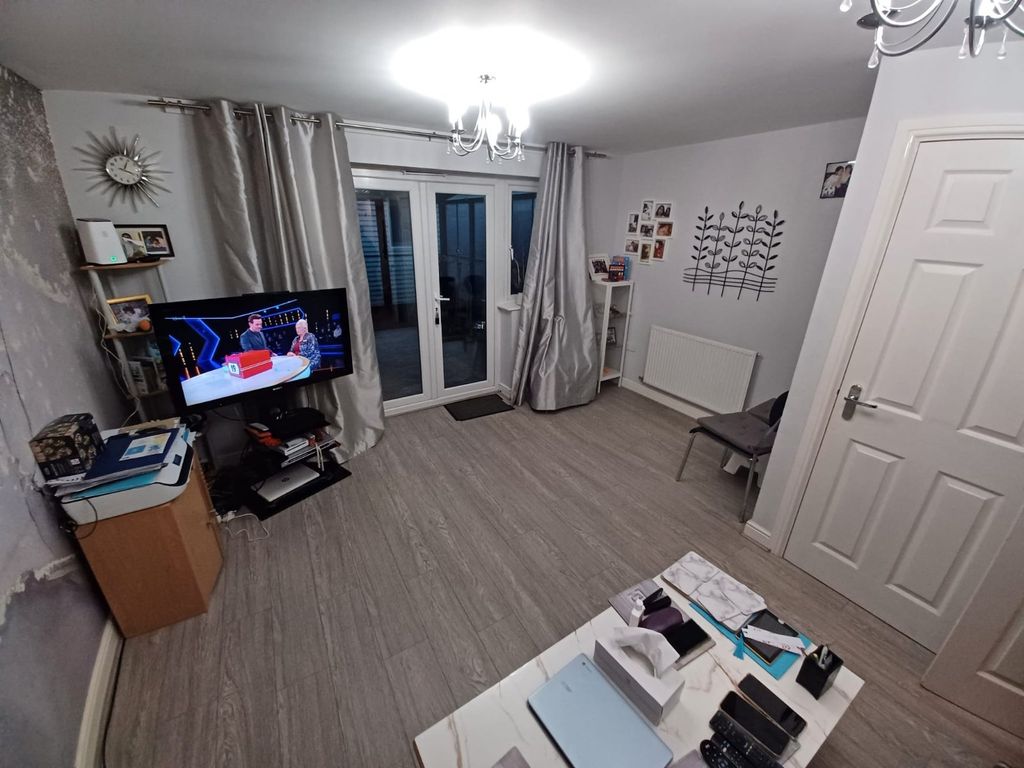 Property photo 2 of 14 Picture No. 10