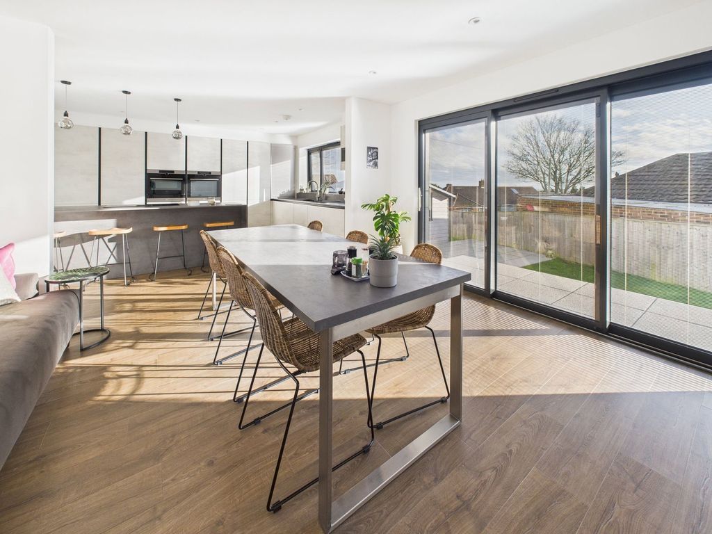 Property photo 2 of 36