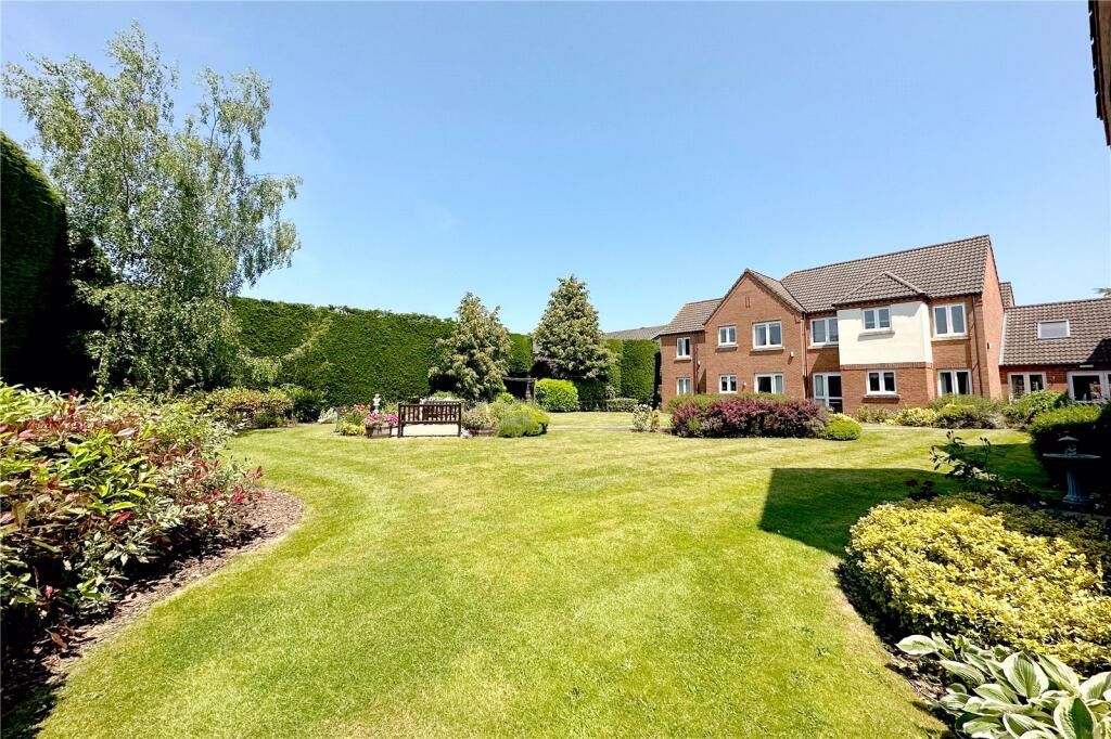 Property photo 1 of 11 Gardens