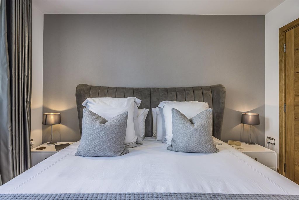 Additional image 23 of 4 bed town house for saleWykeham Place, Fareham PO16