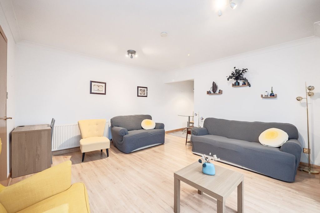 Property photo 3 of 15 Picture 3