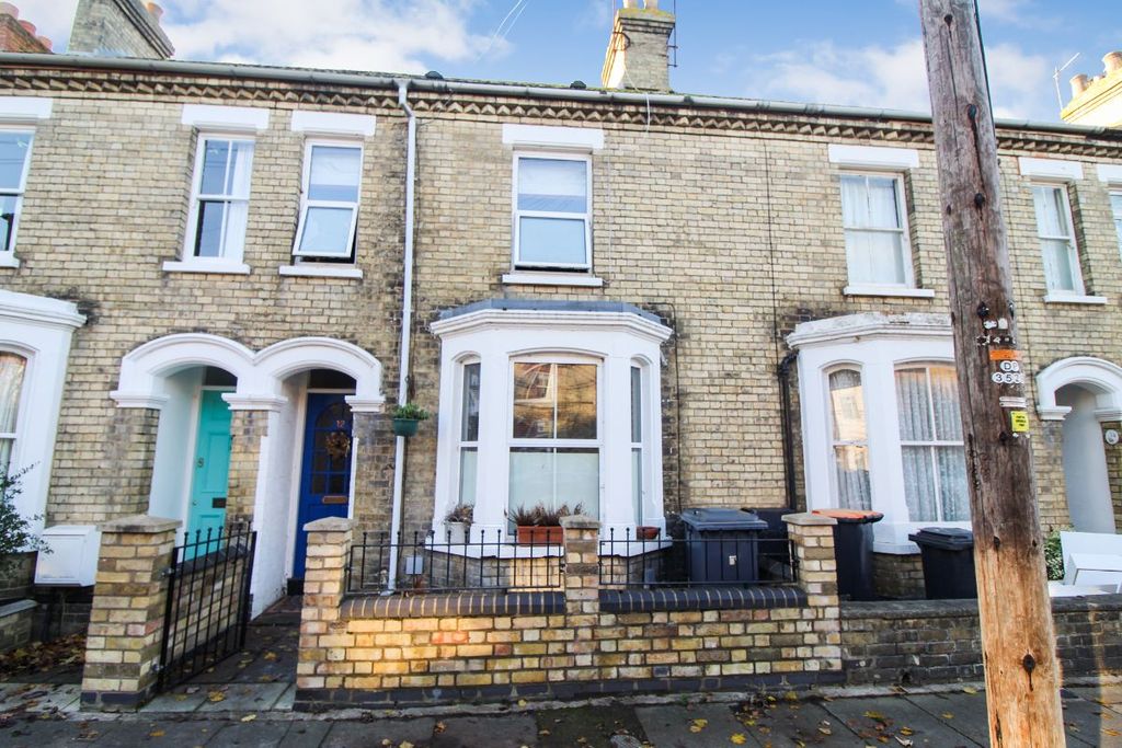 Property photo 1 of 17