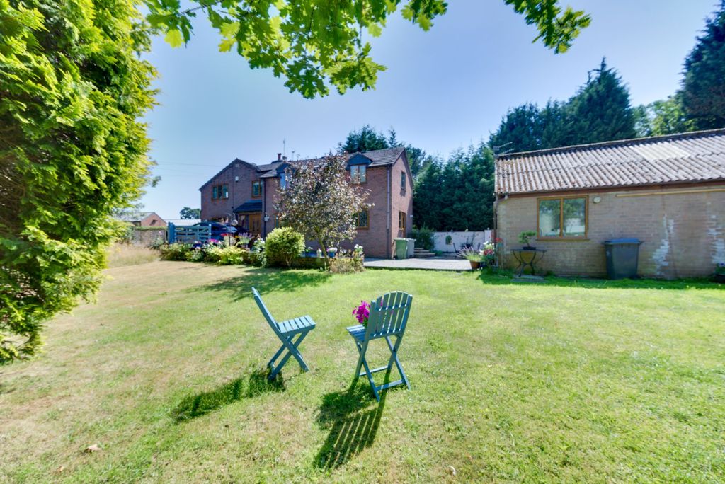 Property photo 1 of 25