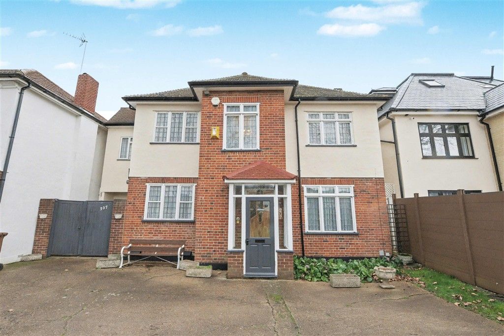 Property photo 2 of 10