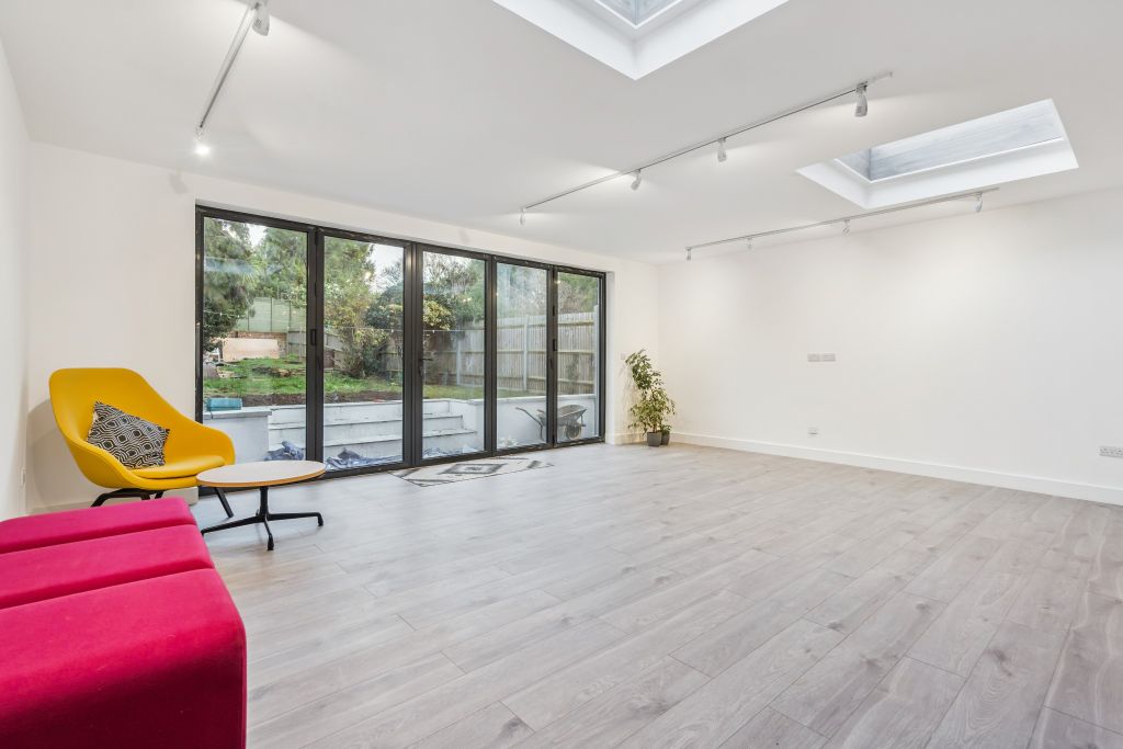 Property photo 3 of 18