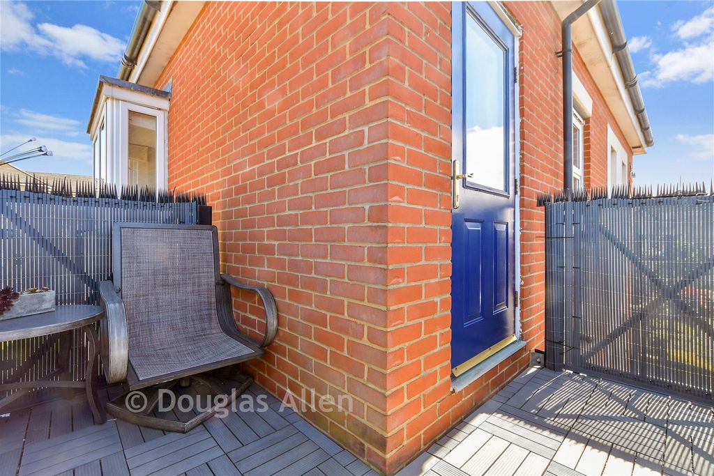 Property photo 2 of 17 Balcony / Terrace