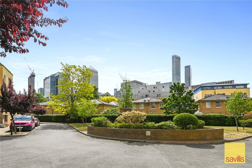 Property photo 3 of 14 External