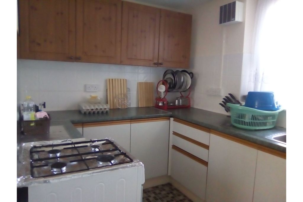 Property photo 3 of 6 Kitchen