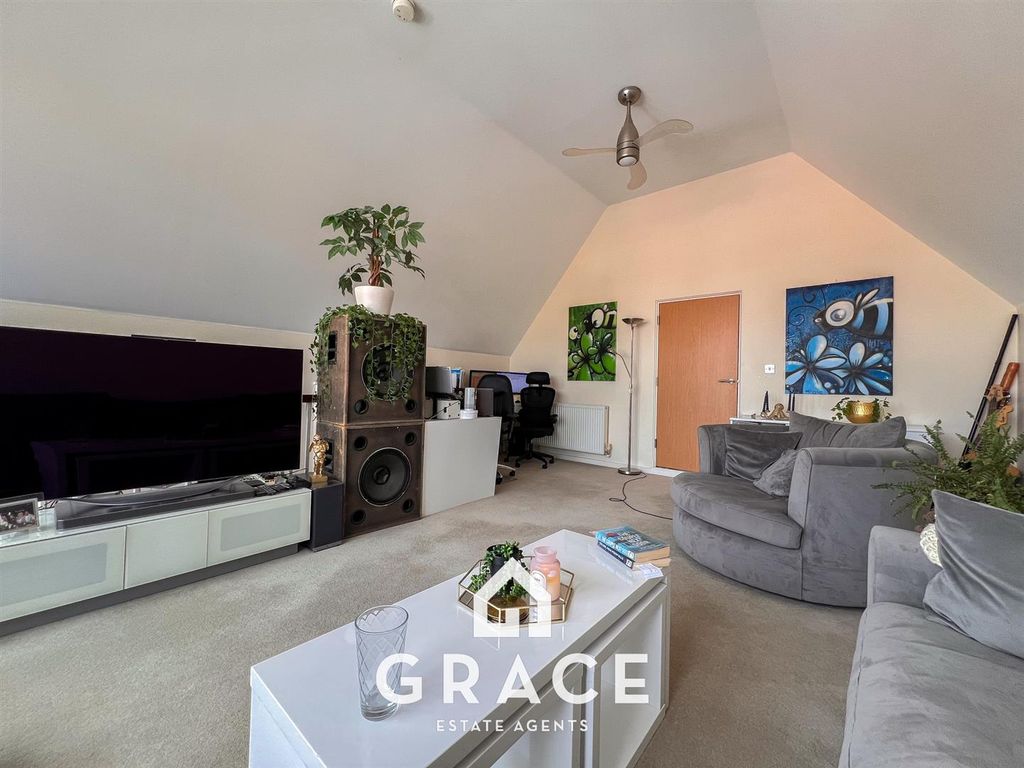 Property photo 3 of 15 Img_8460.Jpg