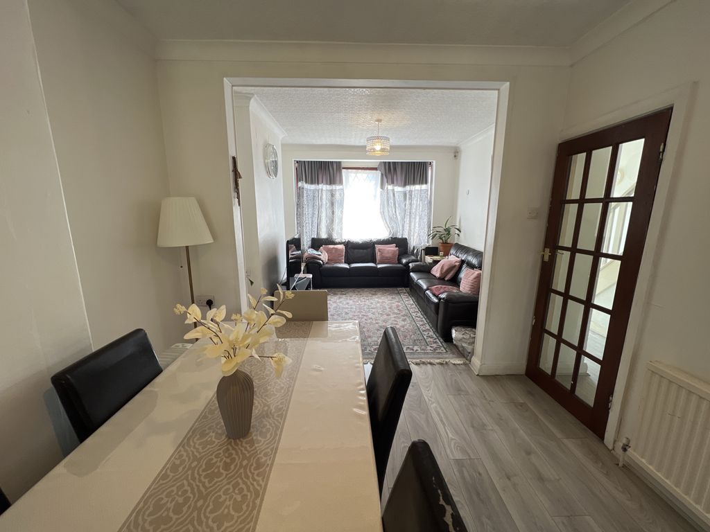 Property photo 2 of 13 Gallery