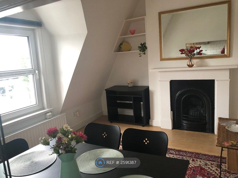 Property photo 2 of 6 Sitting Room/Dinning Room