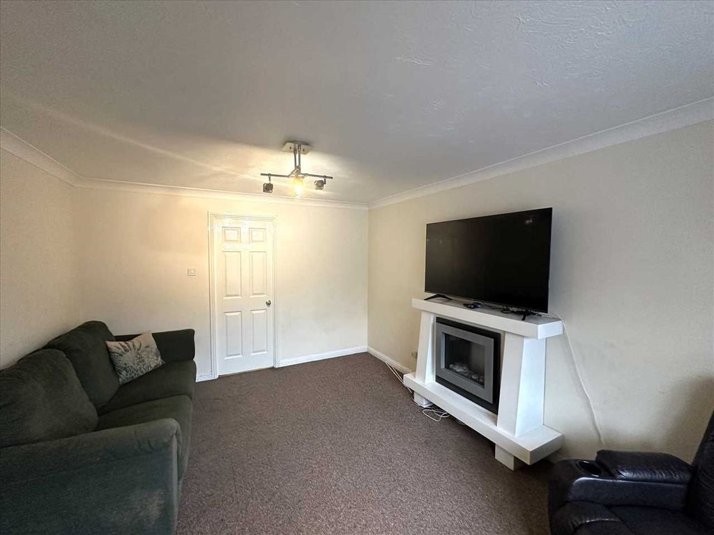 Property photo 2 of 11 Ground Floor