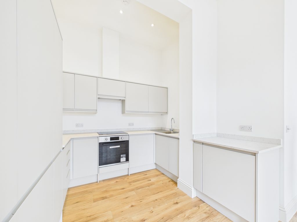 Property photo 1 of 13 Cam03519G0-Pr0387-Still011