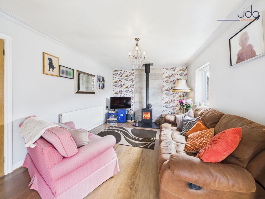 Property photo 2 of 15 Cosy Lounge With Log Burner