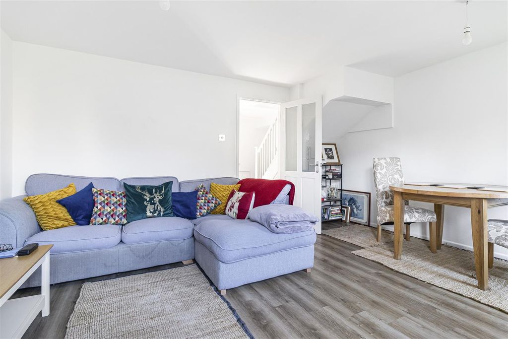 Property photo 3 of 17 13_74330.Jpg
