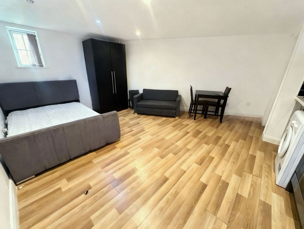 Property photo 1 of 3