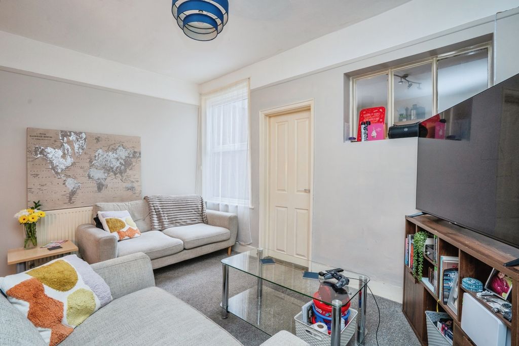 Property photo 2 of 19 Pbox-Img.Jpg