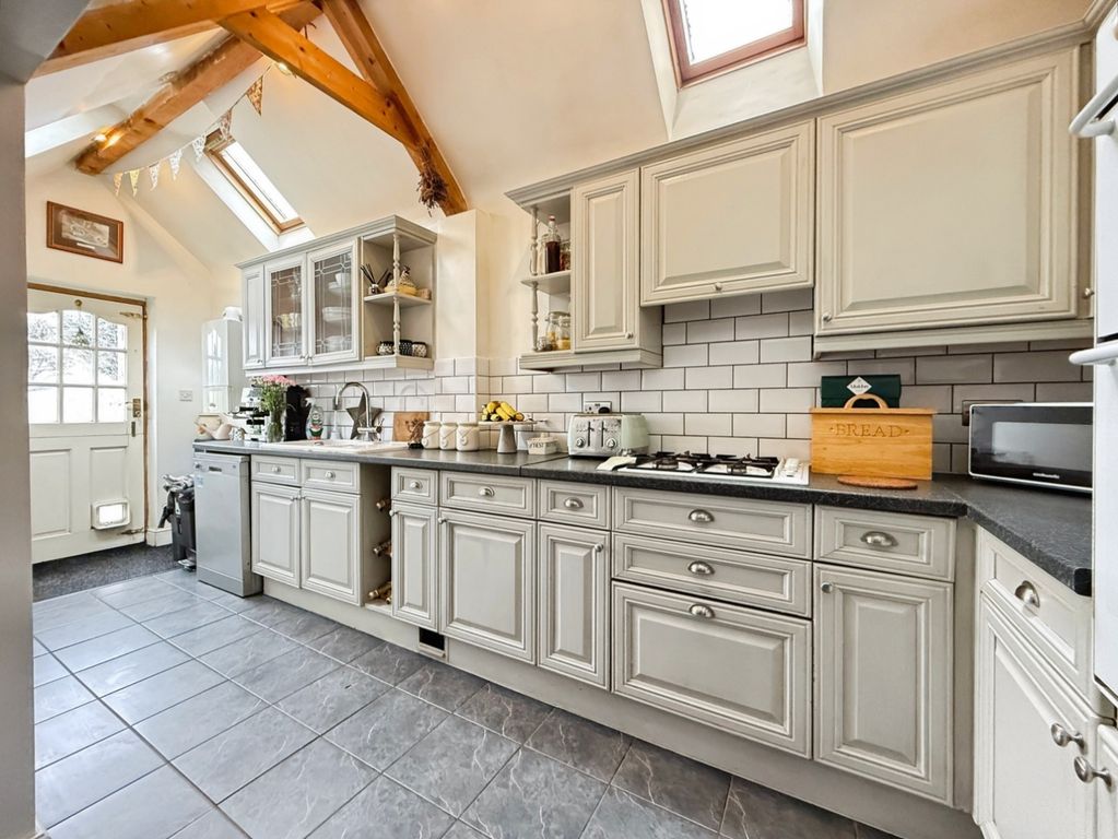 Property photo 3 of 20 Pbox-Img.Jpeg