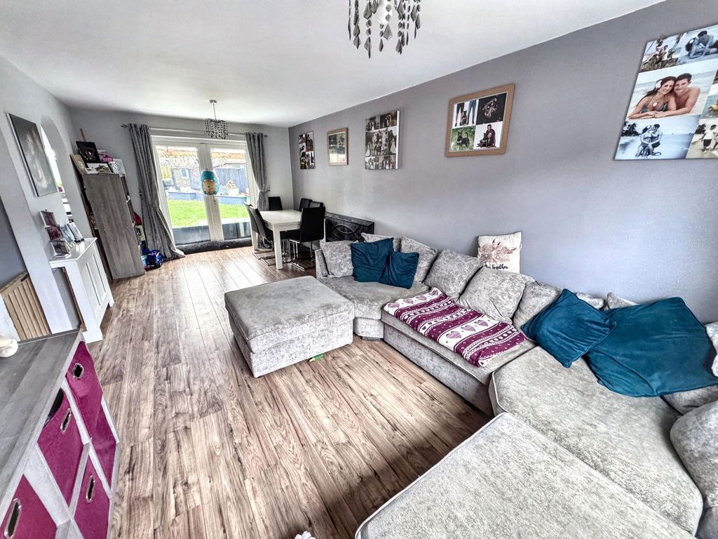 Property photo 3 of 24