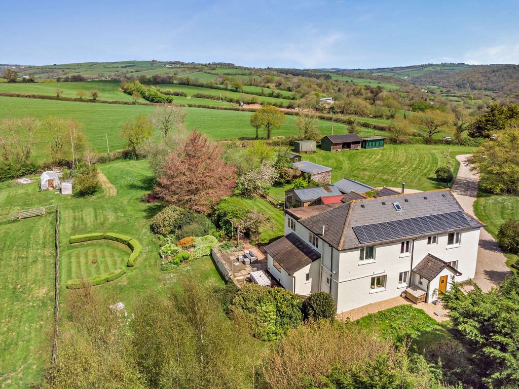 Property photo 3 of 21 Bickleigh Crest