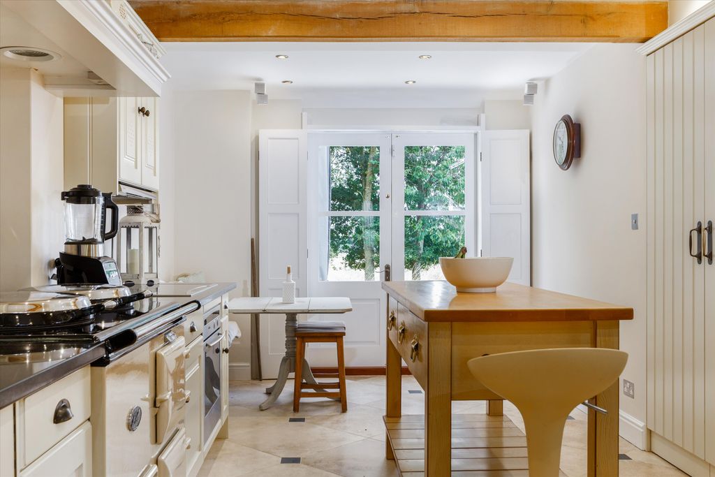 Property photo 3 of 22 Image