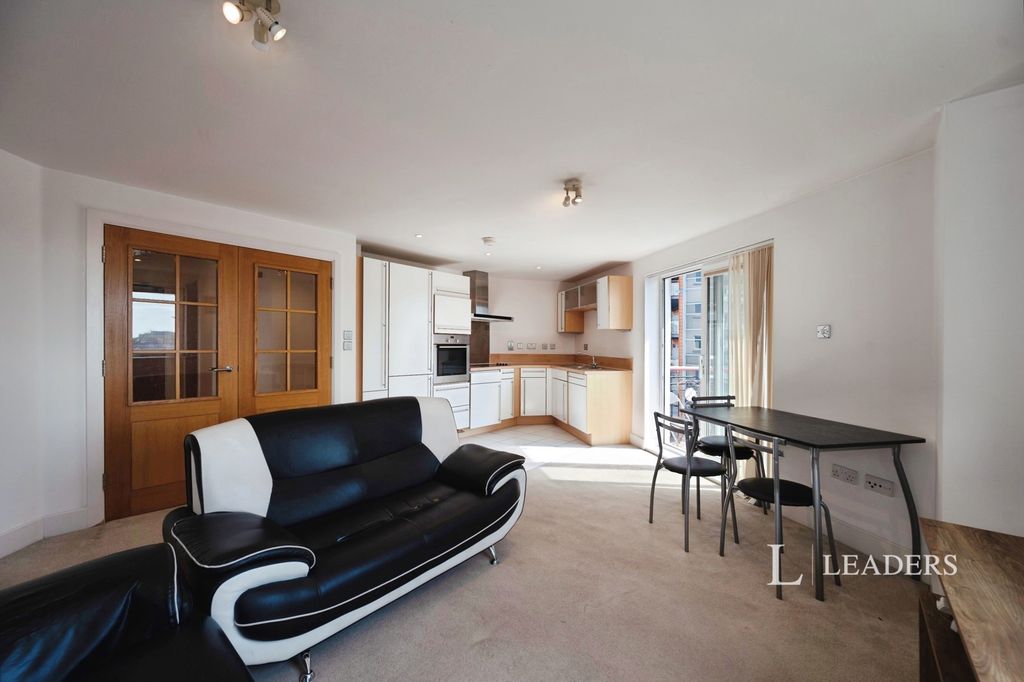 Property photo 2 of 25 Pbox-Img.Jpg