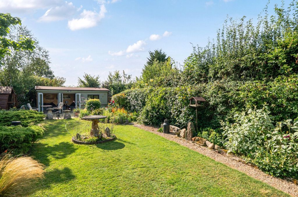 Property photo 2 of 14 Gardens
