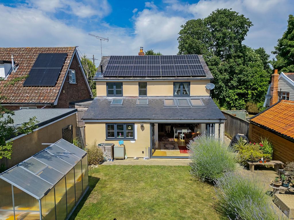 Property photo 2 of 28