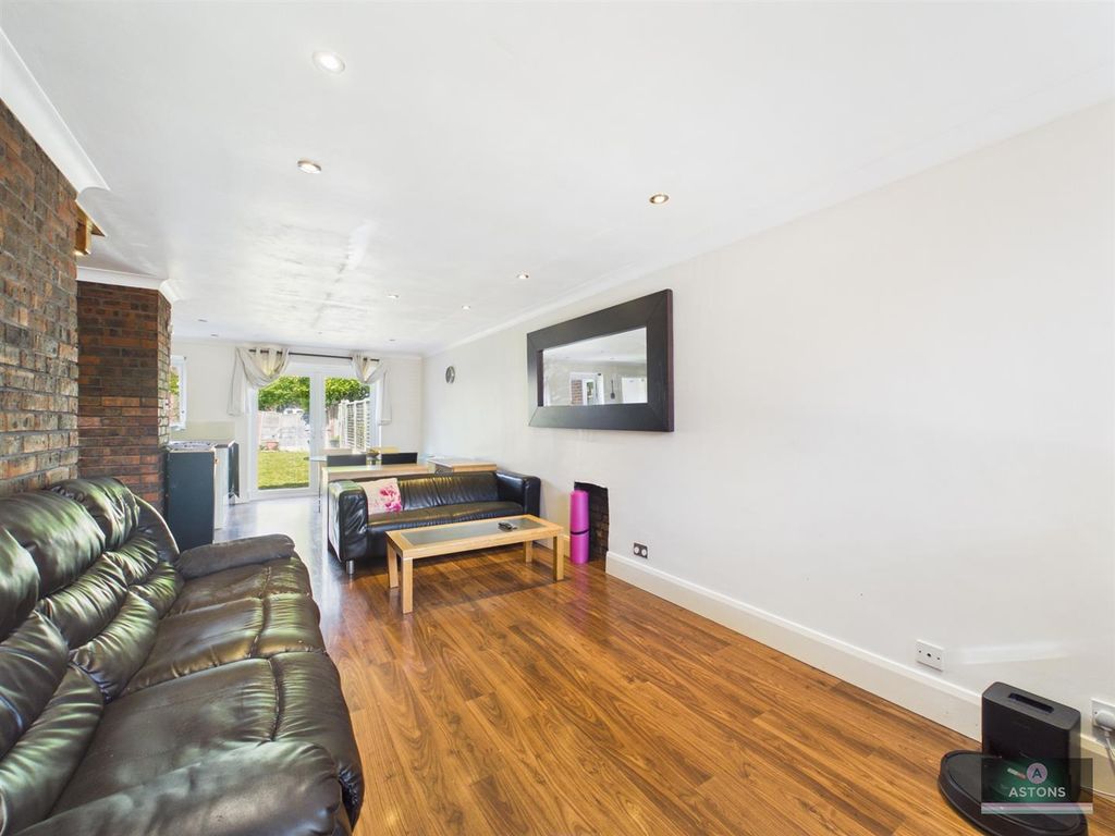 Property photo 2 of 15 Cam02067G0-Pr0280-Still003.Jpg