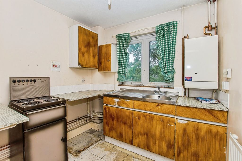 Property photo 3 of 18
