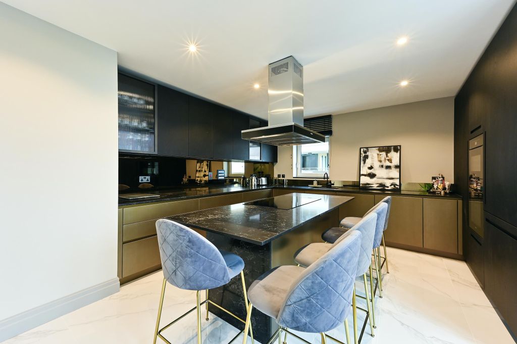 Property photo 2 of 36 Image