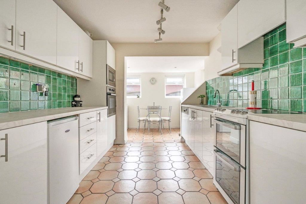 Property photo 3 of 15 Kitchen/Breakfast Room