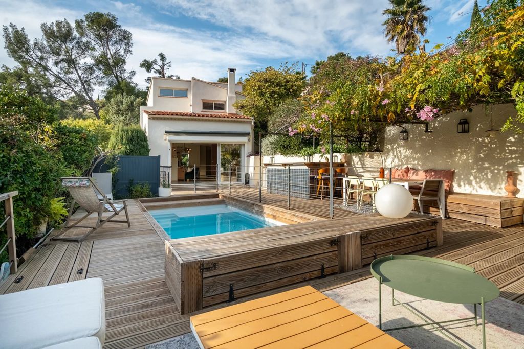 Property photo 2 of 19