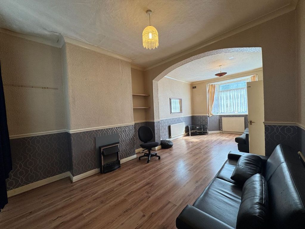 Property photo 3 of 14
