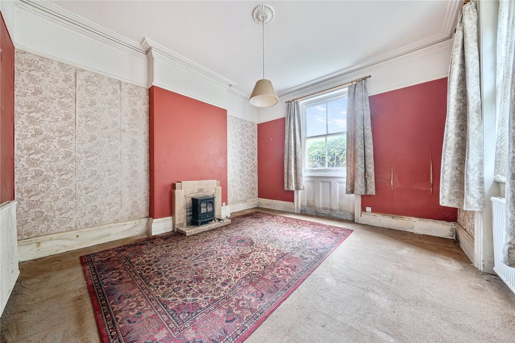 Property photo 2 of 19 Picture No. 15