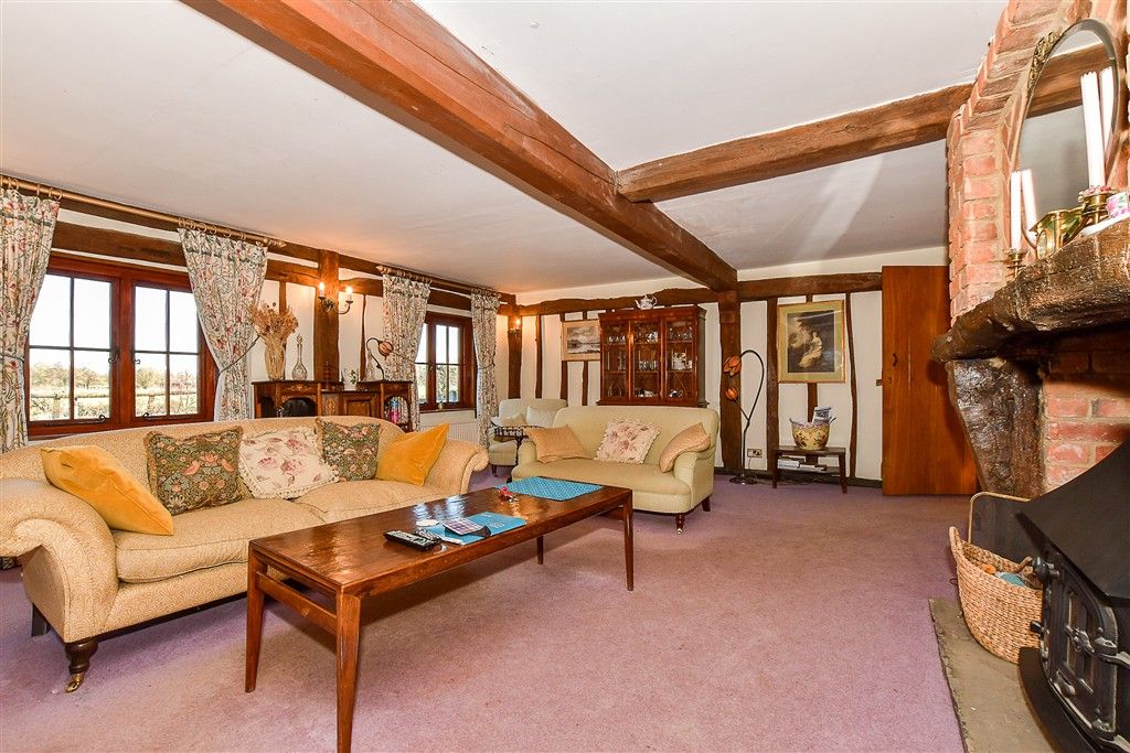 Property photo 3 of 21 Lounge