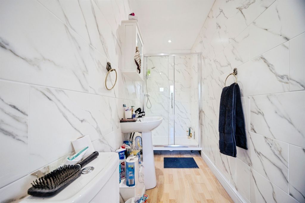 Additional image 14 of 3 bed flat for saleNorth Row, Milton Keynes MK9