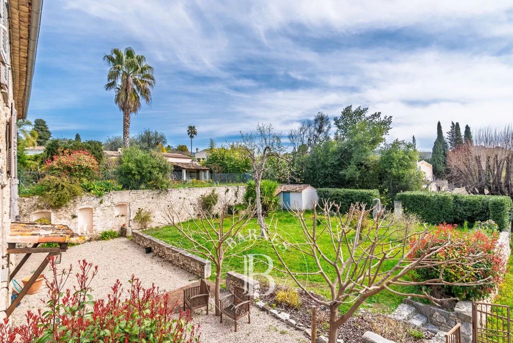 Property photo 2 of 21