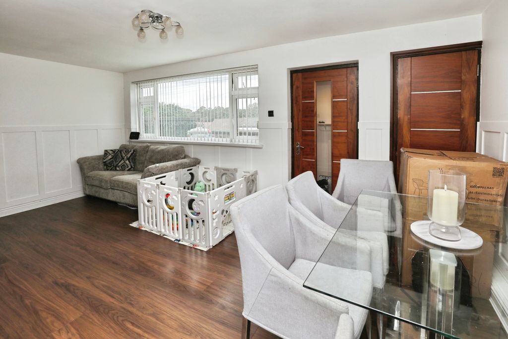 Property photo 2 of 15 Lounge/Dining Room