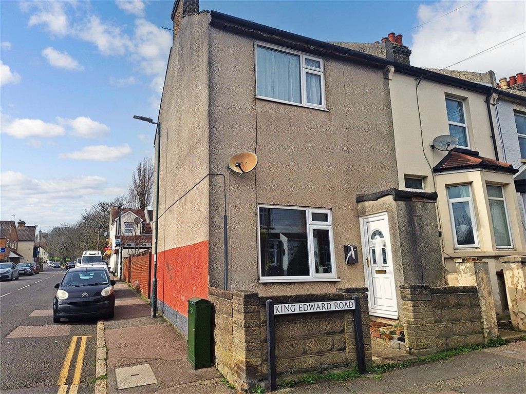 Property photo 2 of 11 Front