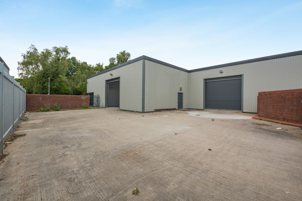 Property photo 2 of 16