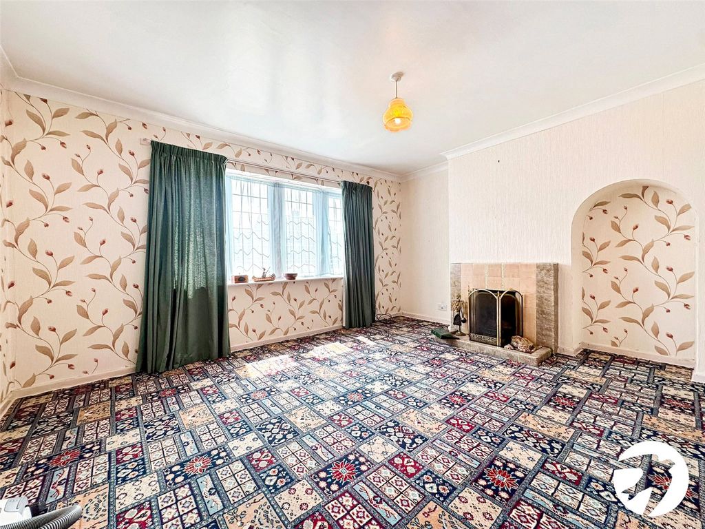 Property photo 2 of 12 Picture No. 11