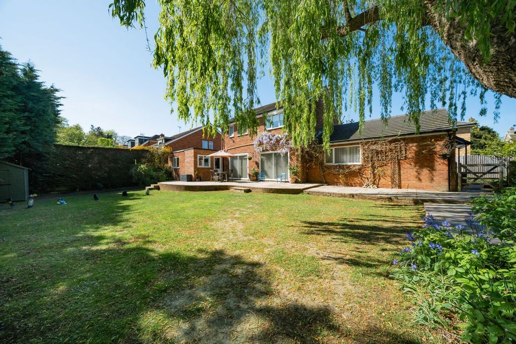 Property photo 1 of 32