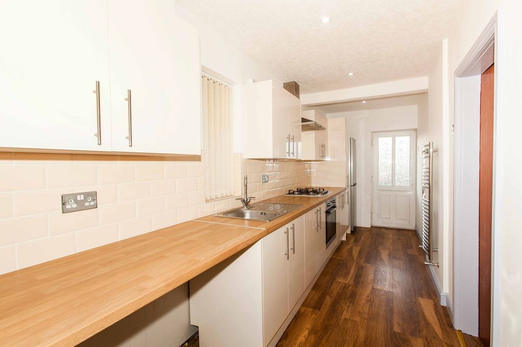 Property photo 2 of 22